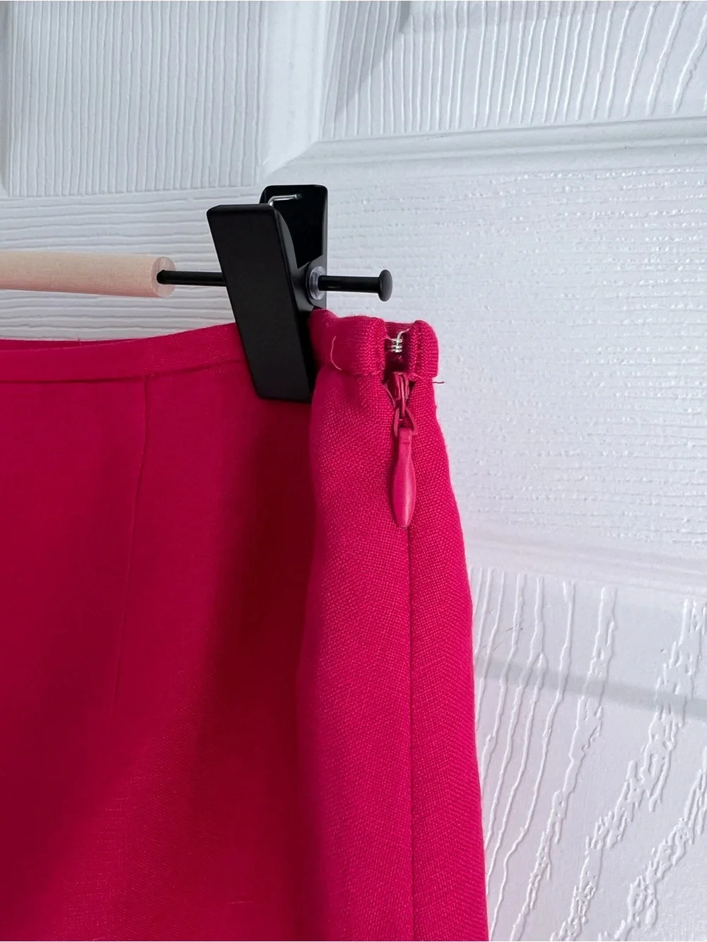 Le Suit Hot Pink Linen Blend Pencil Skirt Stitched Hem Detail